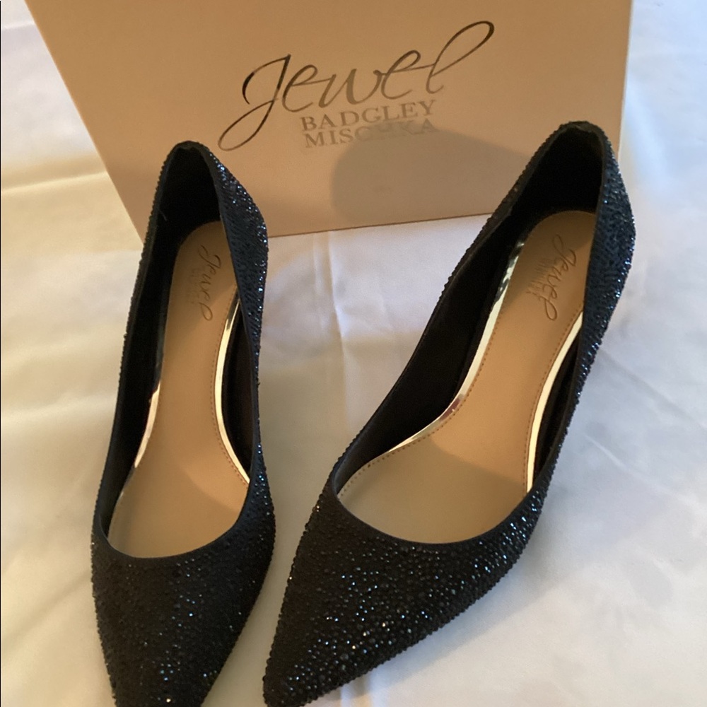 Badgley Mischka kitten heels